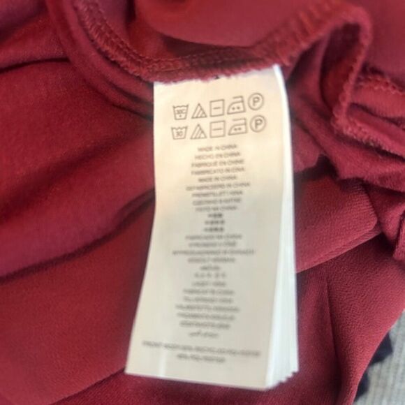 Michael Michael Kors Burgundy front sheer overlay V-neck side split top, size 2X - Picture 6 of 6